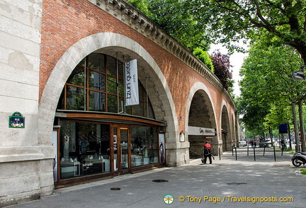 Some of the 64 arches of the Viaduc des Arts